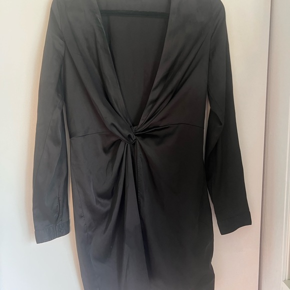 Fashion Nova Satin dress - Picture 3 of 5